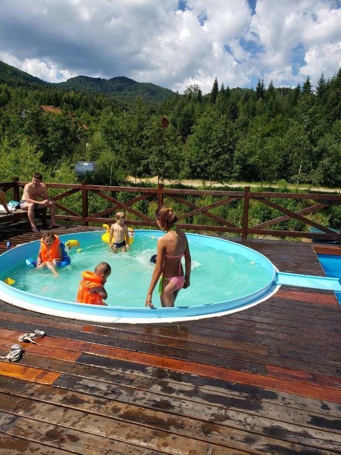 Hotel Edelweiss Carpathians Mihove Exteriér fotografie