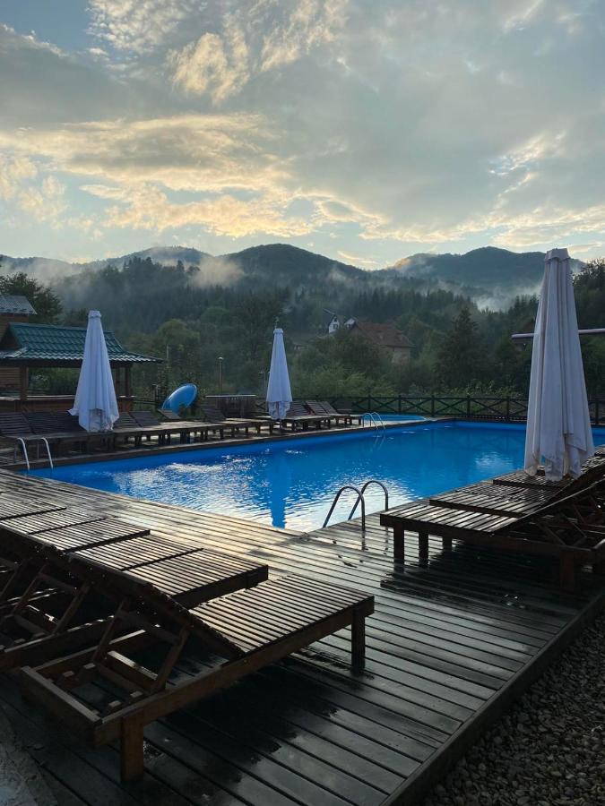 Hotel Edelweiss Carpathians Mihove Exteriér fotografie
